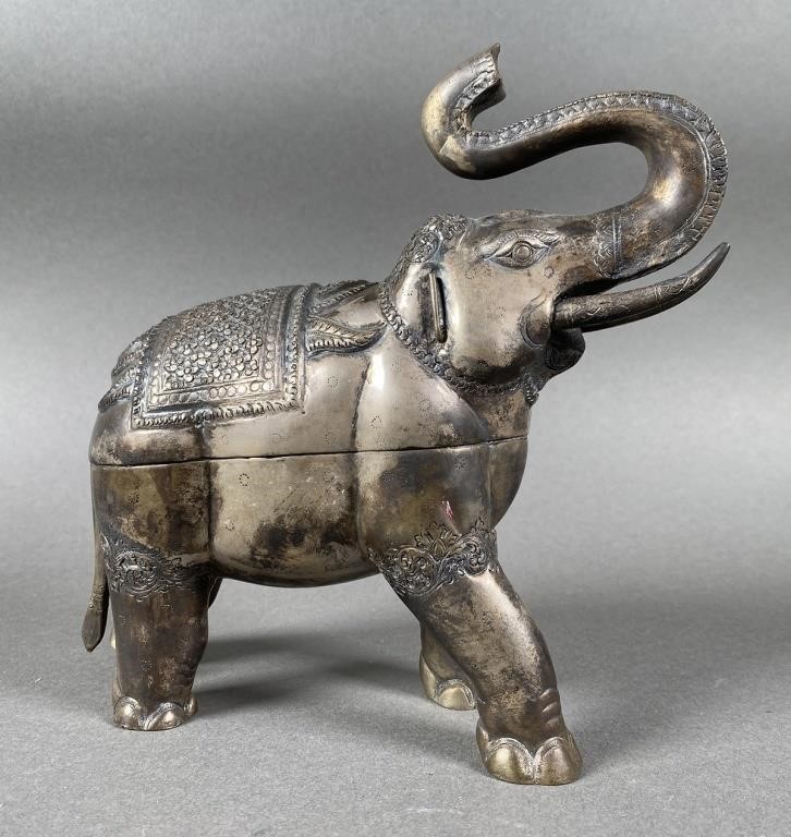 LARGE SILVER BETEL NUT ELEPHANT