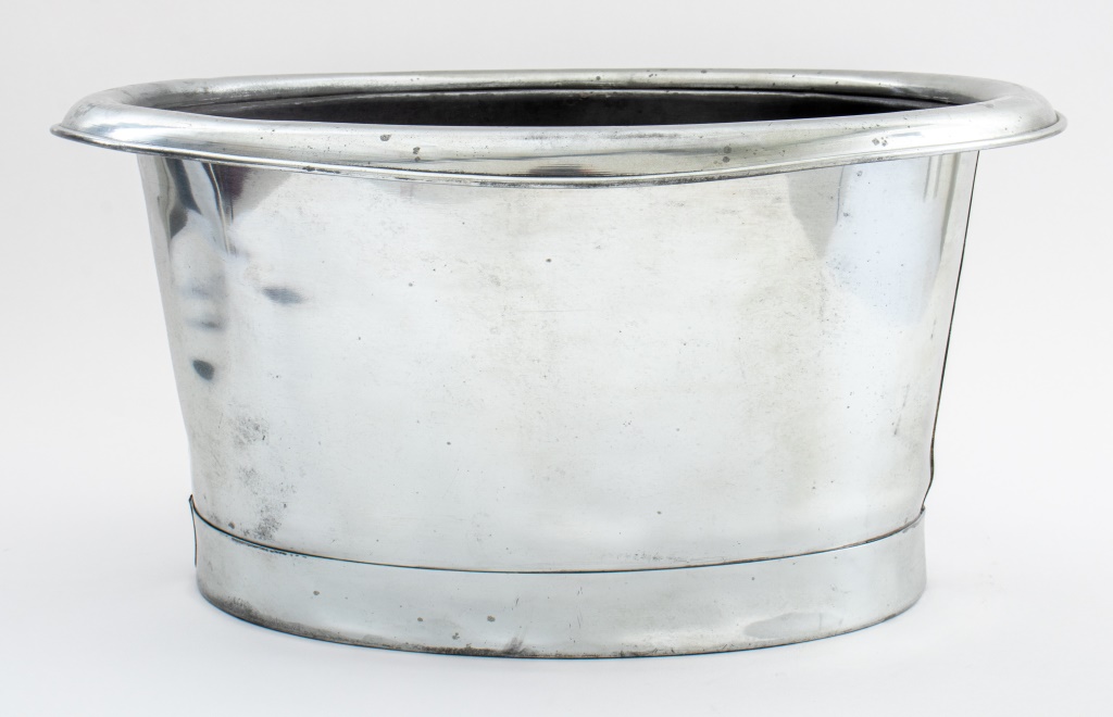 LARGE SILVER-TONE CHAMPAGNE BOWL