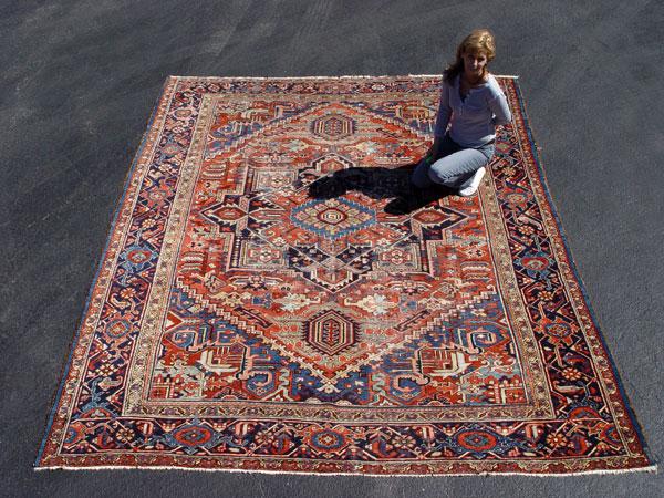 LARGE SIZE HERIZ CARPET: Approx.