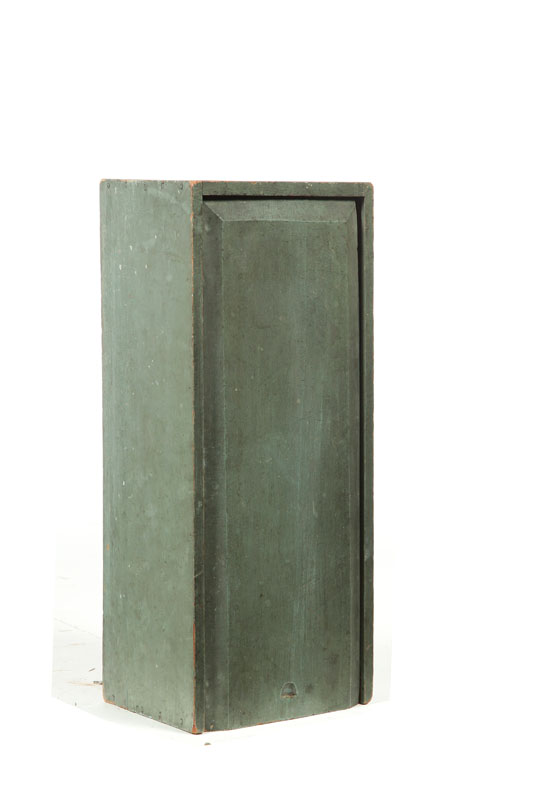 LARGE SLIDE-LID BOX.  Zoar 