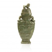 LARGE SPINACH JADE LIDDED VASE
