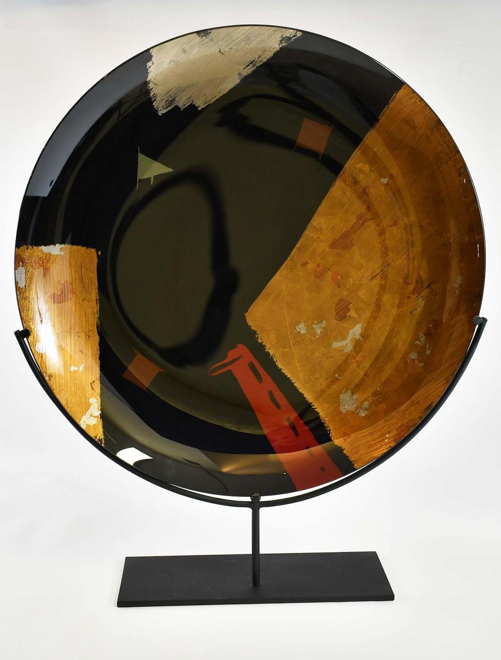 LARGE STUDIO GLASS CHARGER ON