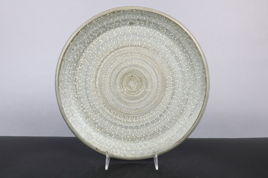 LARGE STUDIO POTTERY CHARGER,
