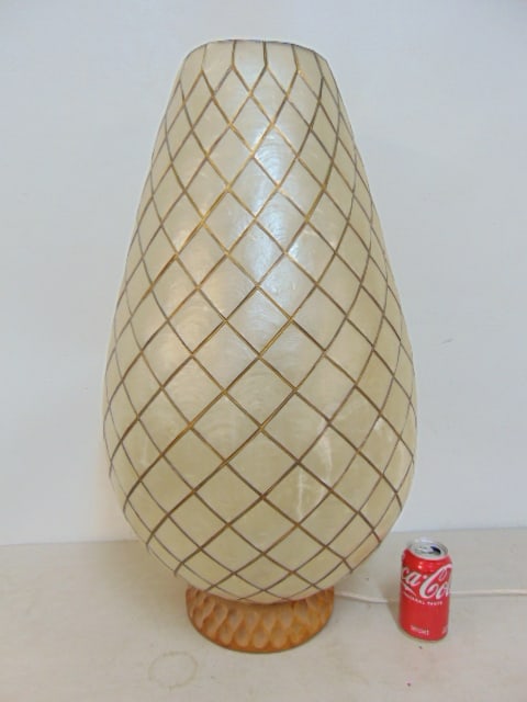 LARGE TABLE LAMP WITH SHELL INSERTS