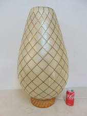 LARGE TABLE LAMP WITH SHELL IN