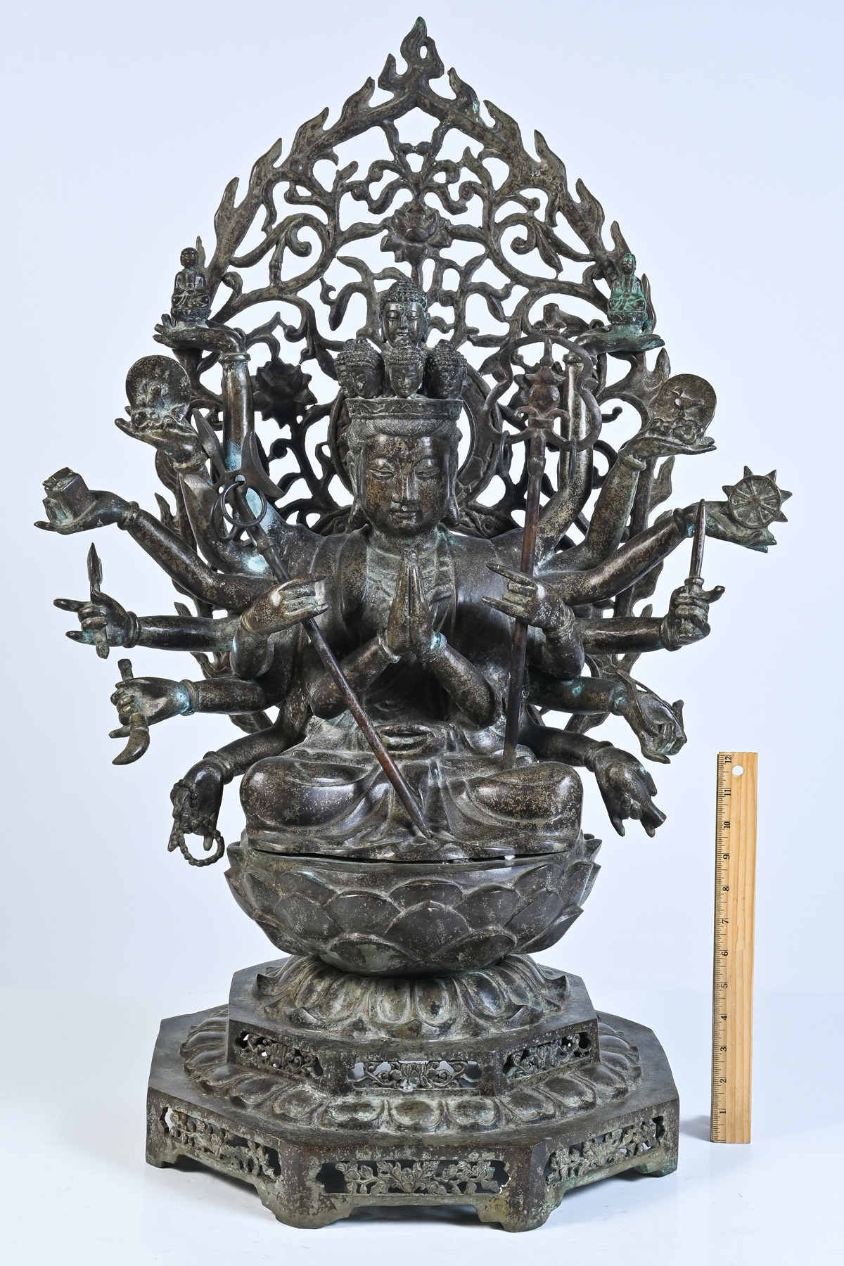 LARGE TIBETAN 16-ARMED