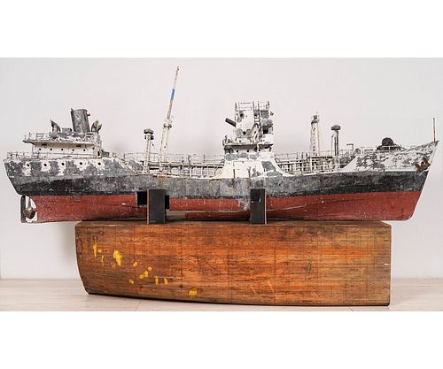 LARGE TIN CARGO/TANKER SHIP