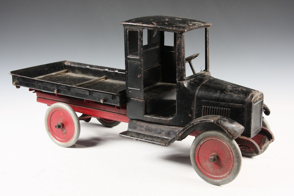 LARGE TOY TRUCK - 'Buddy L'