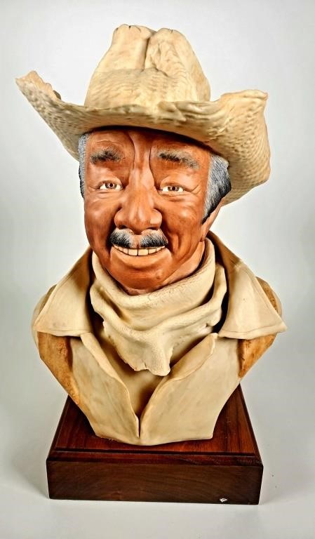LARGE TRAIL HAND PORCELAIN BUST