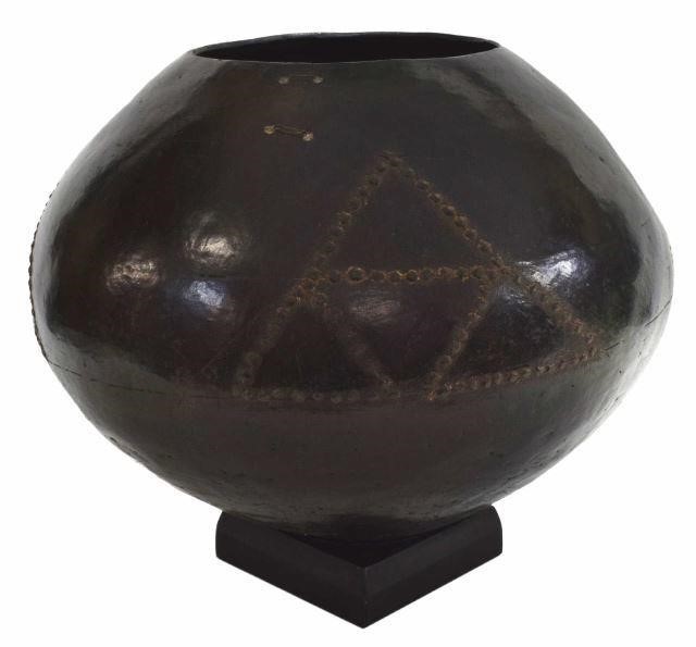 LARGE TRIBAL ZULU GEOMETRIC PATTERN