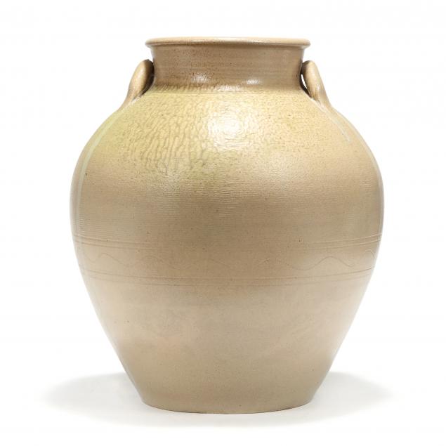LARGE URN, DAVID STUEMPFLE