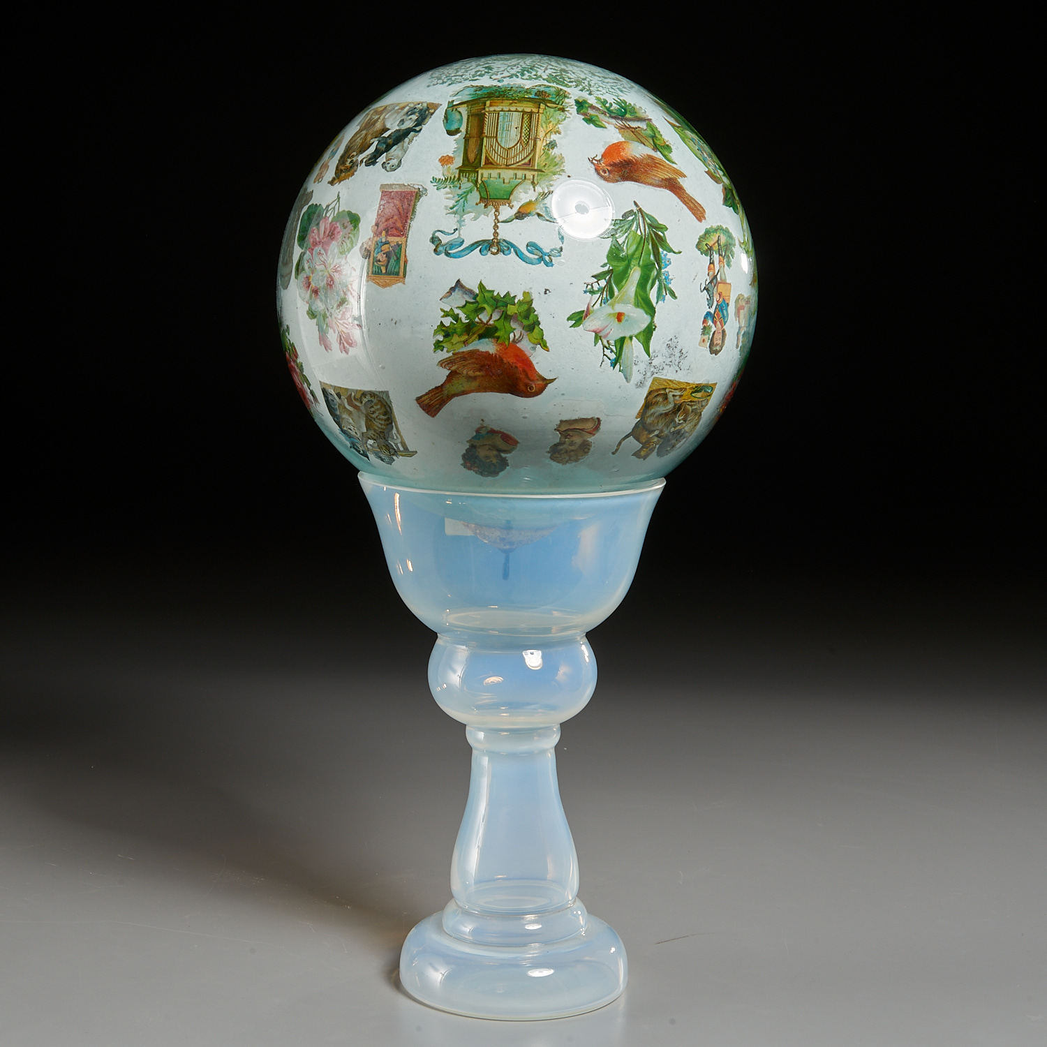 LARGE VICTORIAN POTICHOMANIA