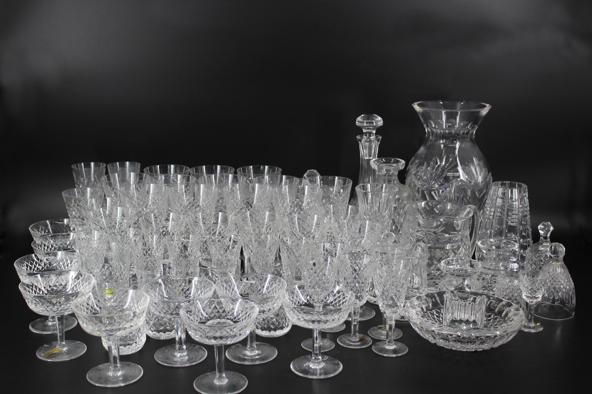 LARGE WATERFORD DIAMOND PATTERN
