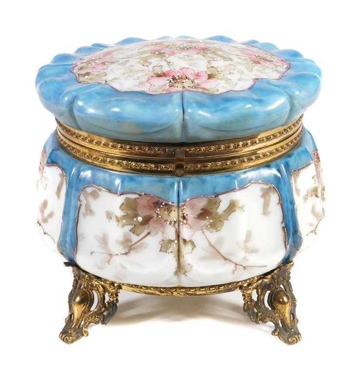 LARGE WAVECREST DRESSER BOX, CF