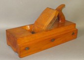 LARGE WOODEN HANDLED CROWN MOL