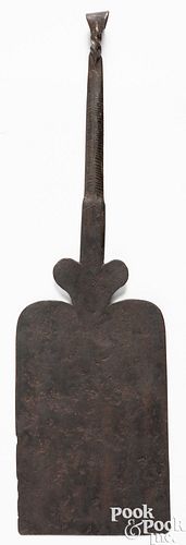 LARGE WROUGHT IRON SPATULA, 19TH