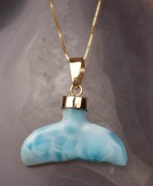 LARIMAR AND YELLOW GOLD PENDAN