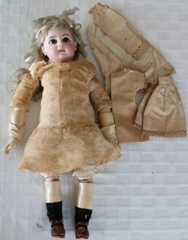 LATE 19TH C FRENCH JUMEAU BISQUE