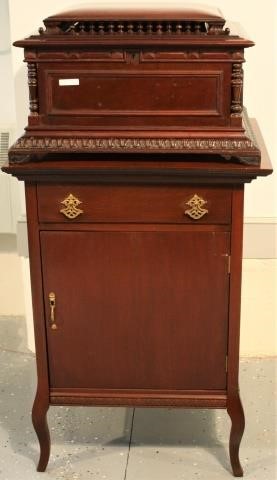 LATE 19TH C. REGINA MUSIC BOX,