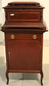 LATE 19TH C. REGINA MUSIC BOX,