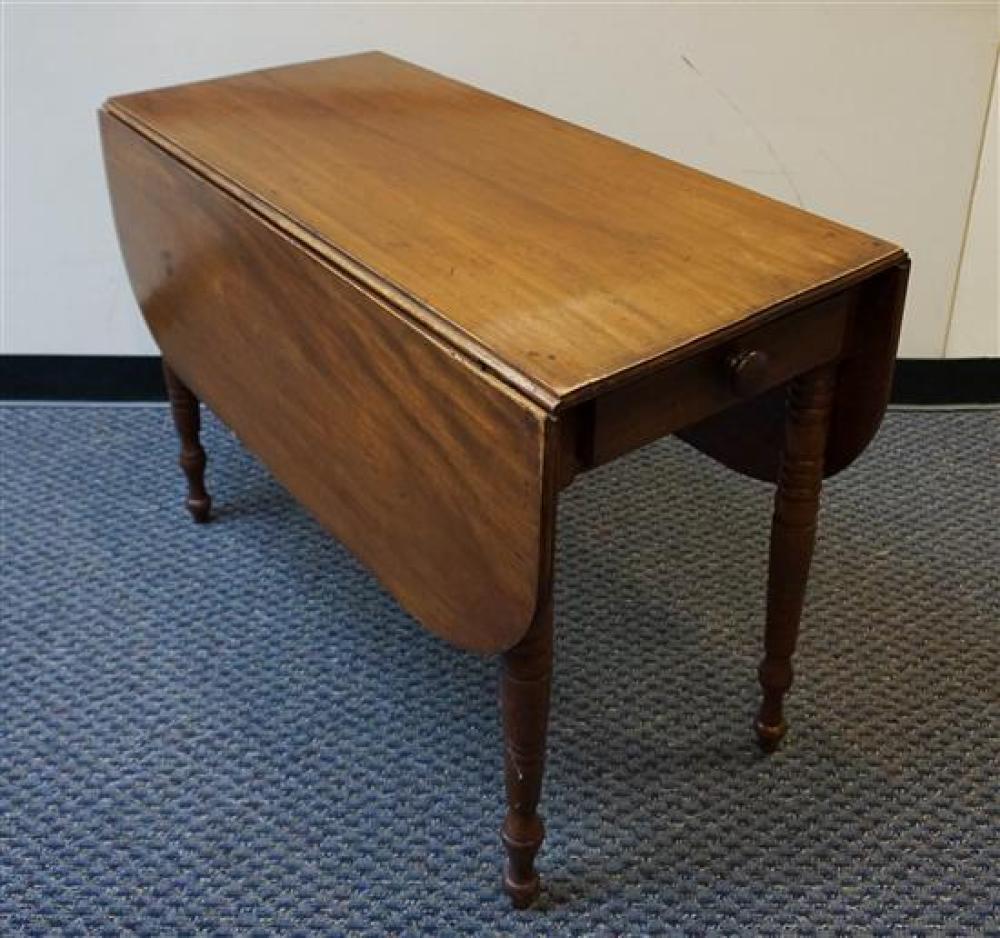 LATE FEDERAL MAHOGANY DROP-LEAF