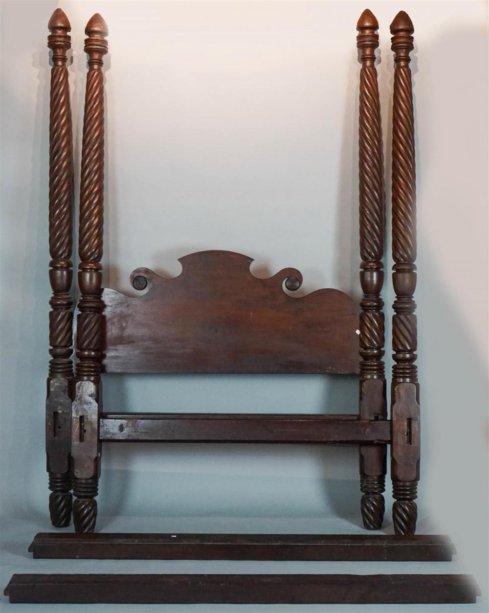LATE FEDERAL SPIRAL-CARVED MAHOGANY