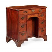LATE GEORGE II MAHOGANY KNEEHO