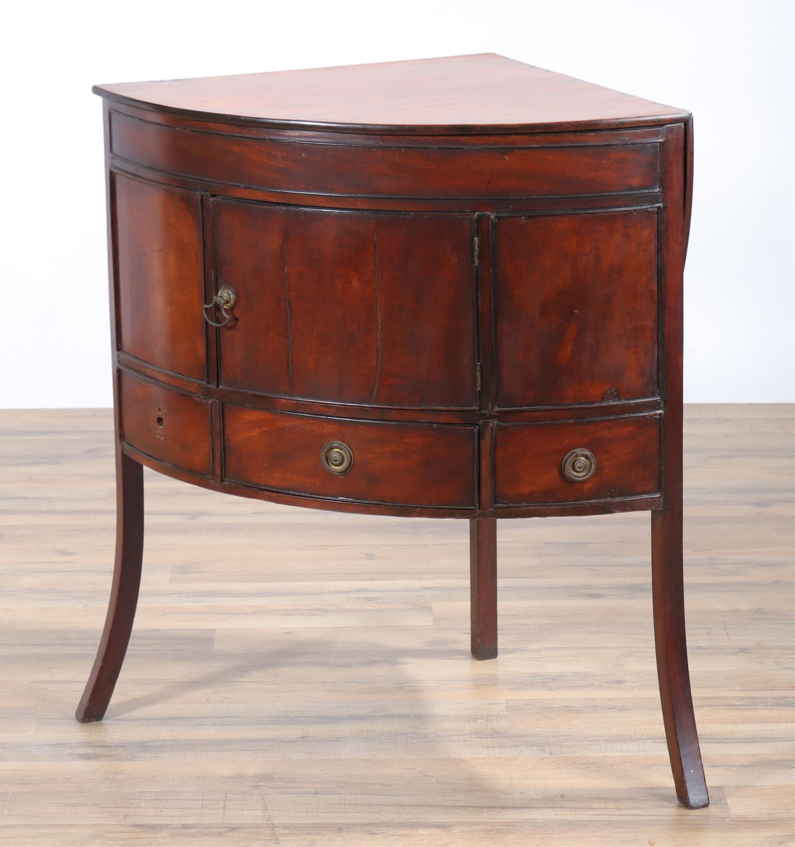 LATE GEORGE MAHOGANY CORNER