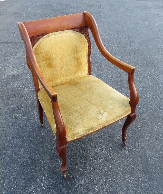 LATE VICTORIAN MAHOGANY UPHOLSTERED