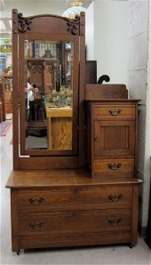 LATE VICTORIAN OAK DRESSER WIT