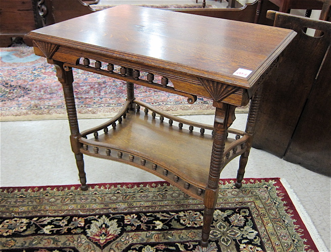 LATE VICTORIAN OAK LAMP TABLE