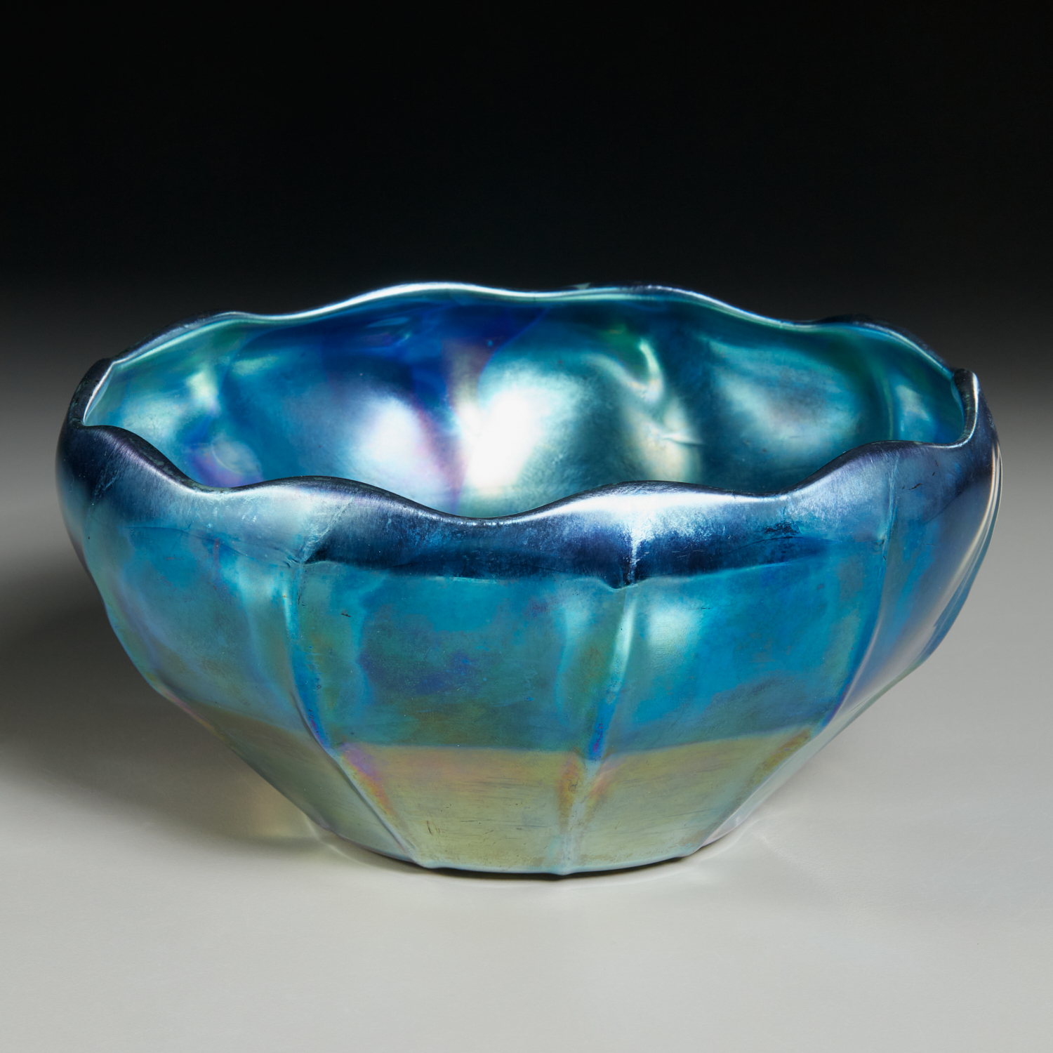 L.C. TIFFANY, FAVRILE GLASS BOWL c.