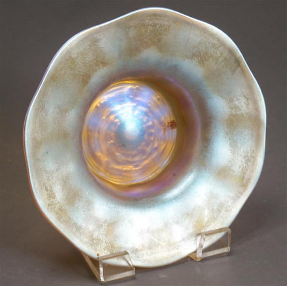 LC TIFFANY GOLD FAVRILE GLASS BOWL,