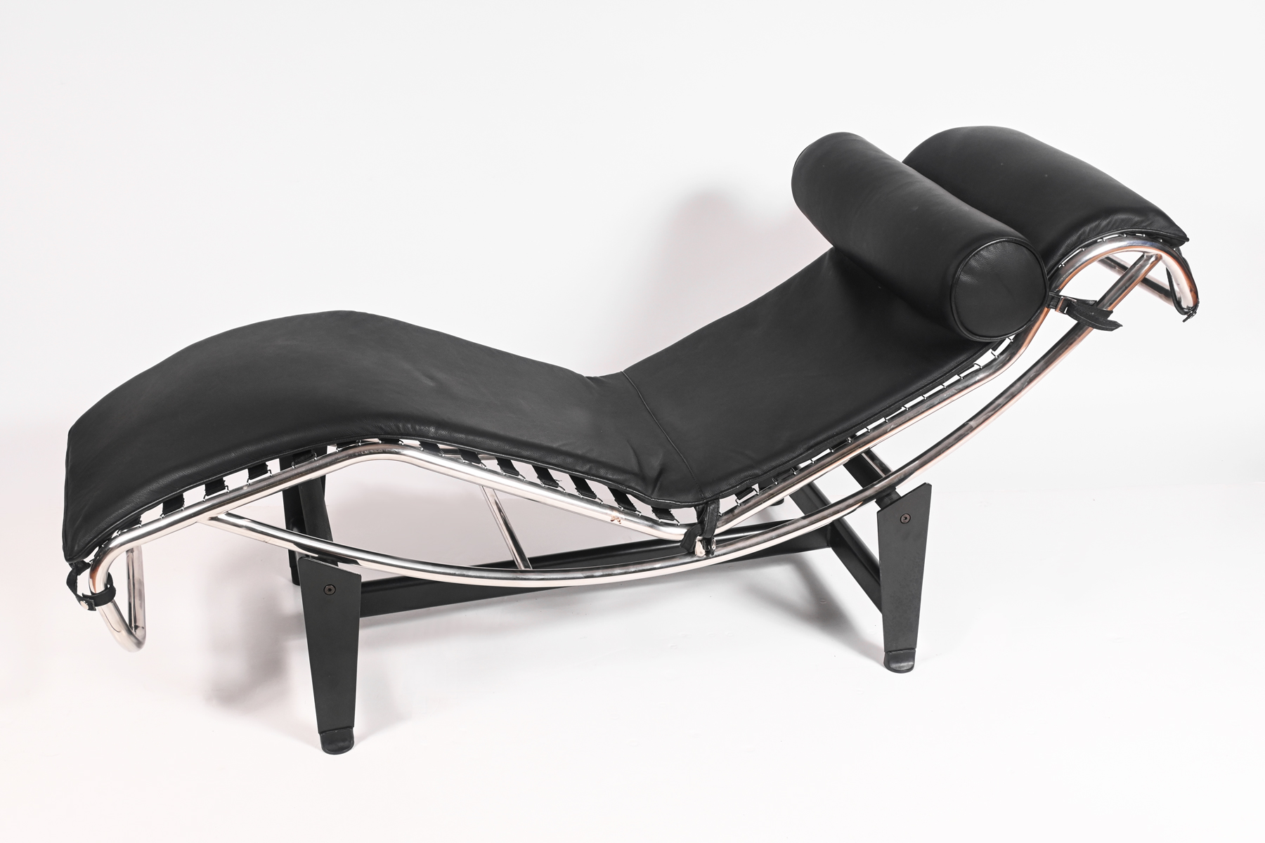 LE CORBUSIER STYLE FAUX LEATHER &