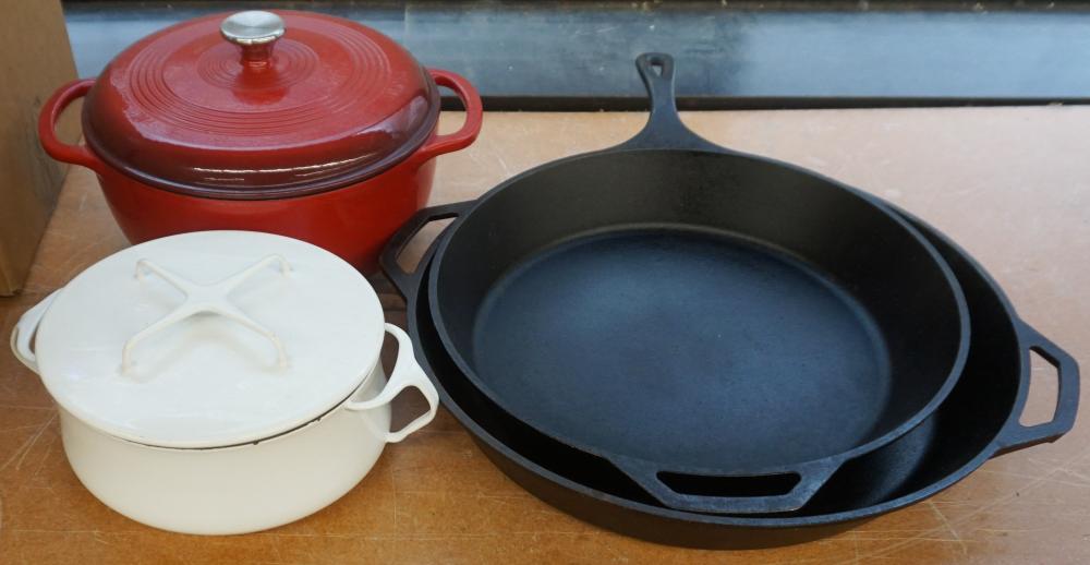 LE CREUSET LIDDED LODGE ENAMEL
