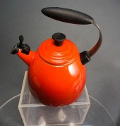 LE CREUSET RED ENAMEL HOT WATE