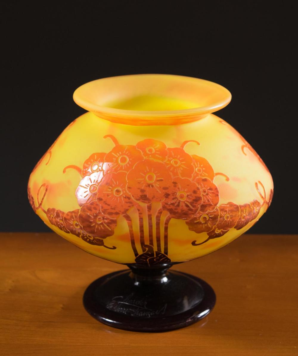 LE VERRE FRANCAIS FOOTED CAMEO
