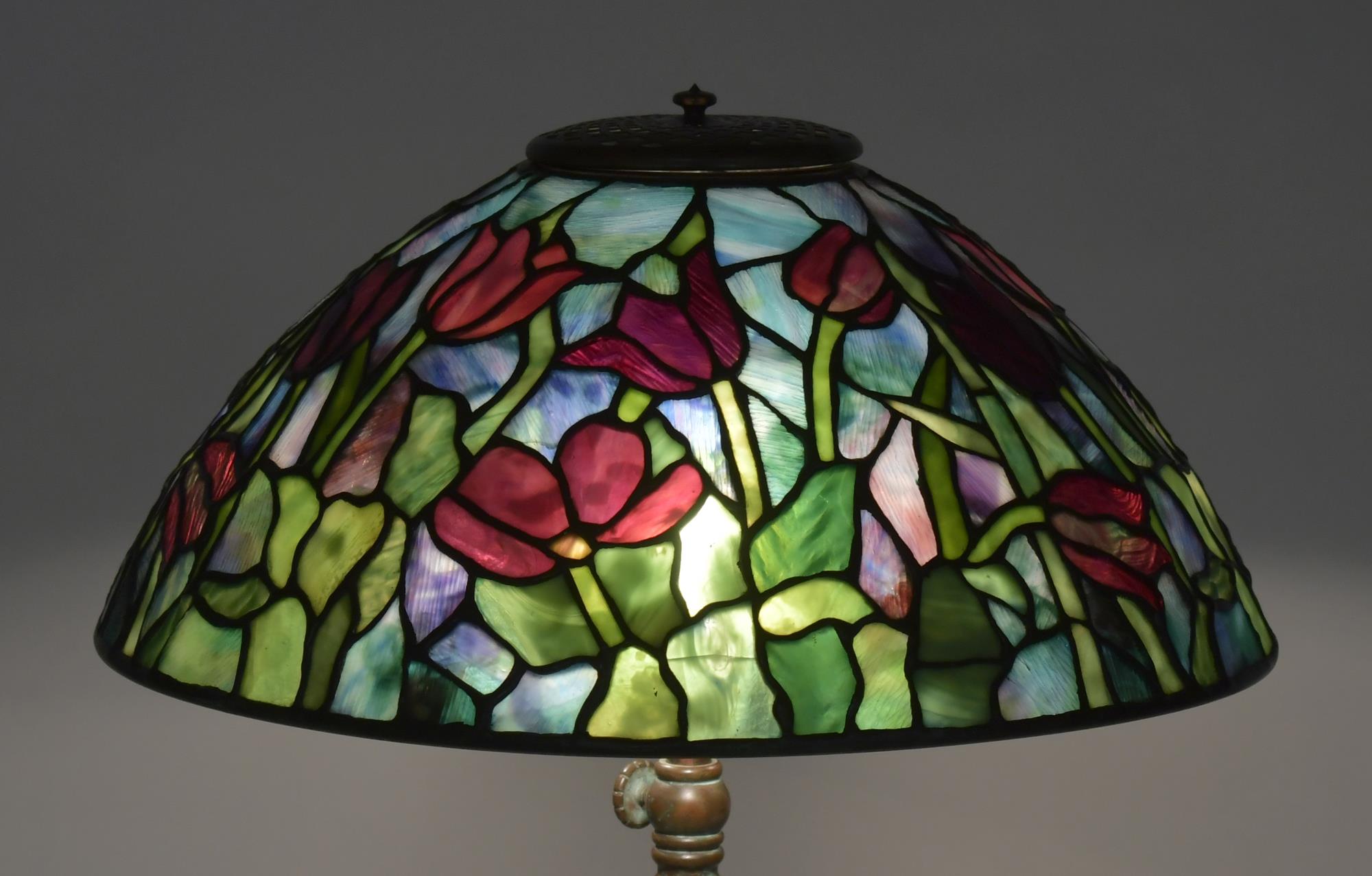 LEADED GLASS LAMP SIGNED TIFFANY