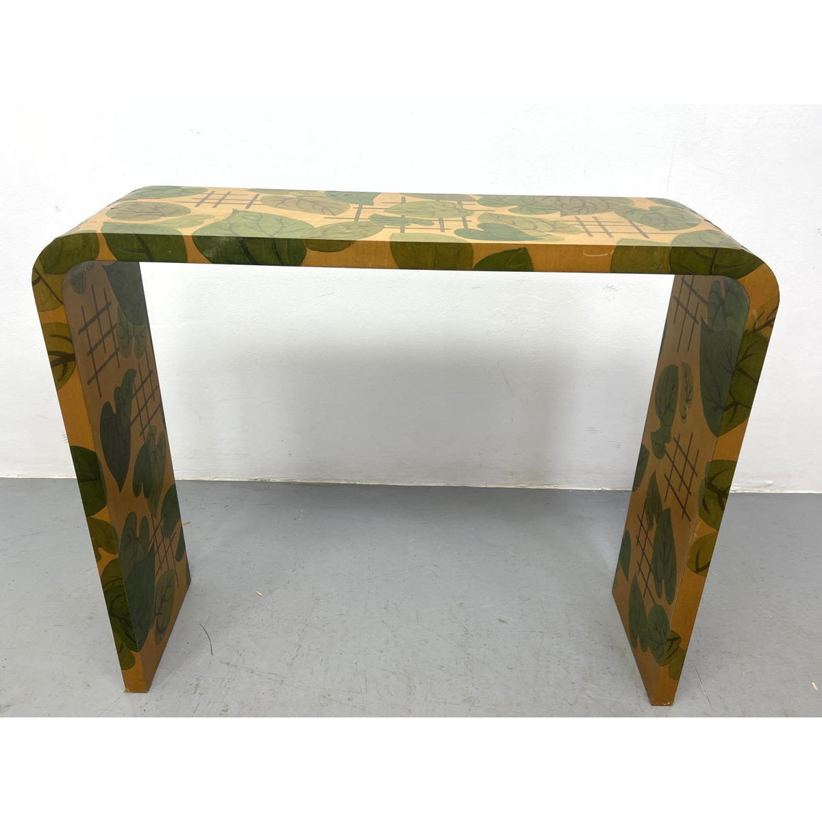 Leaf Painted Laminated Wood Hall