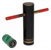 LEATHER BOMB ATOMICA.Leather B