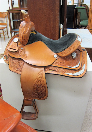 LEATHER HORSE SADDLE Circle Y Brand