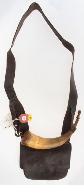 LEATHER HUNTING BAG AND POWDER