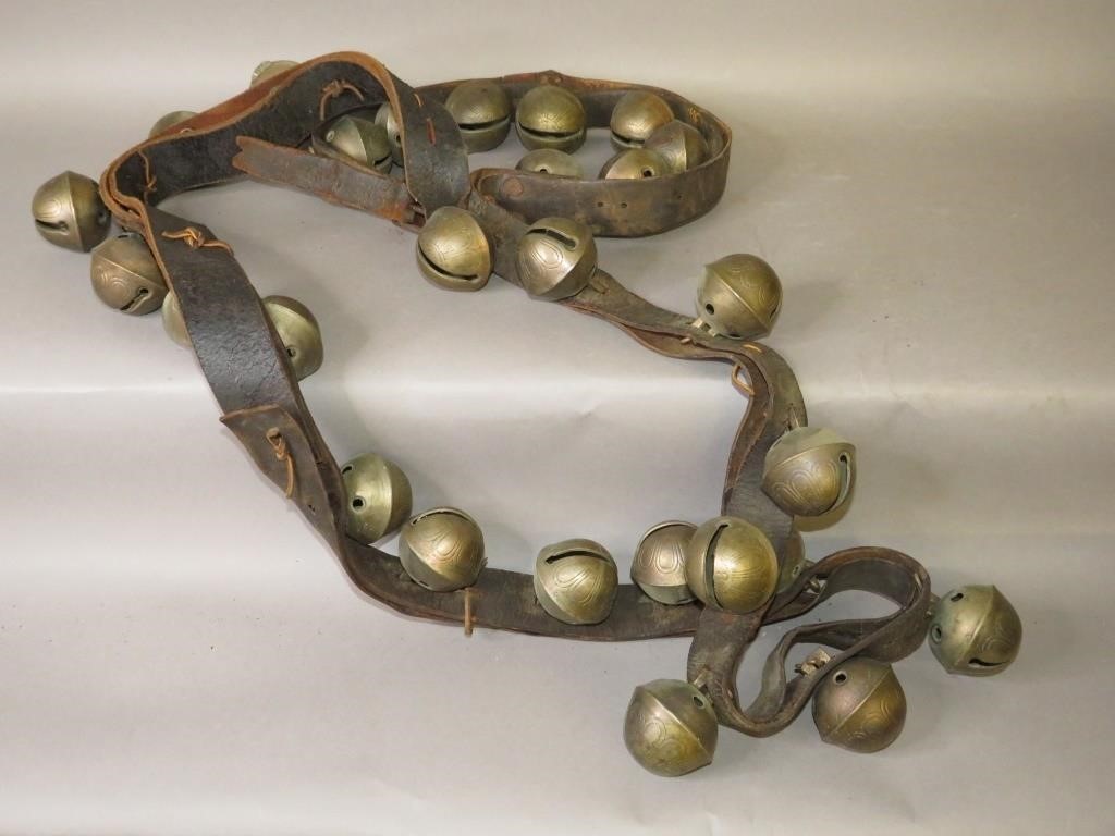 LEATHER STRAP OF 27 BRASS