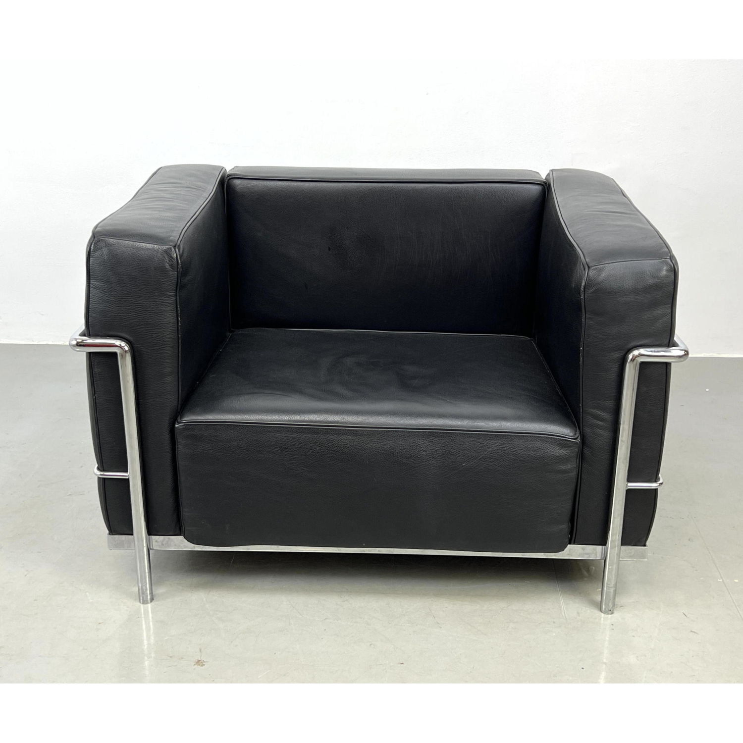 LeCorbusier LC2 style Chrome