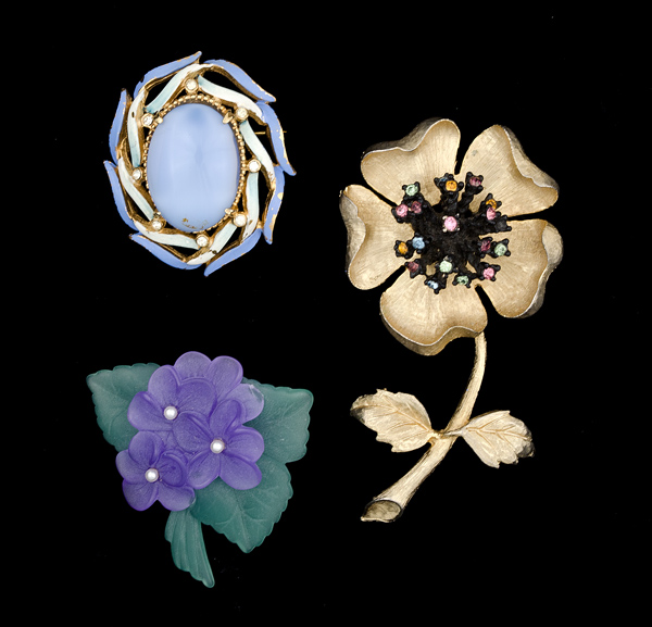 Ledo & Unsigned Costume Brooch
