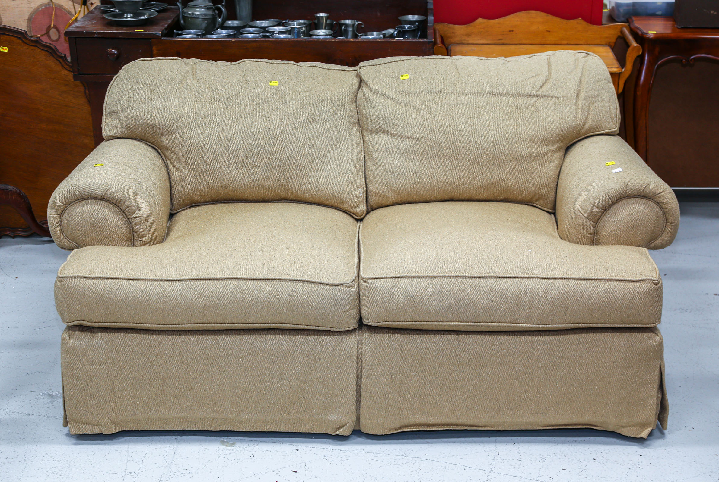 LEE INDUSTRIES UPHOLSTERED LOVE