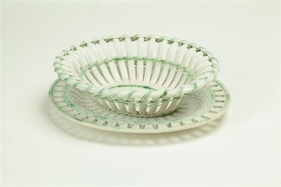 LEEDS BASKET WITH UNDER PLATE. 