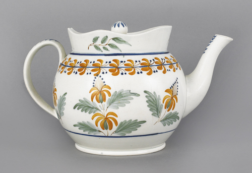 Leeds pearlware teapot early 19th