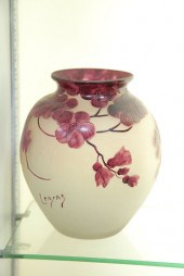 LEGRAS CAMEO GLASS VASE. Bulbo