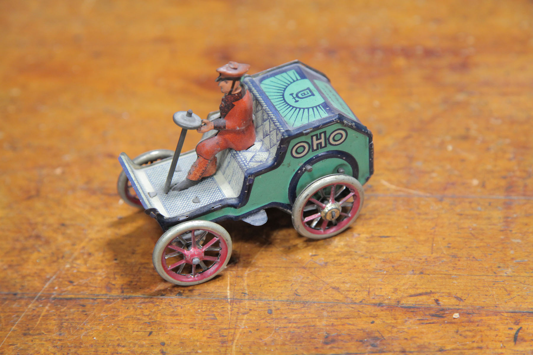 LEHMANN ''OHO'' TIN WIND UP TOY. 